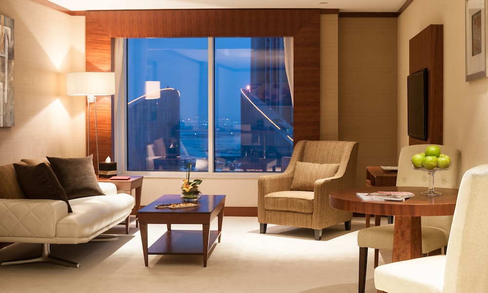 Premium One Bedroom Suite photo 3