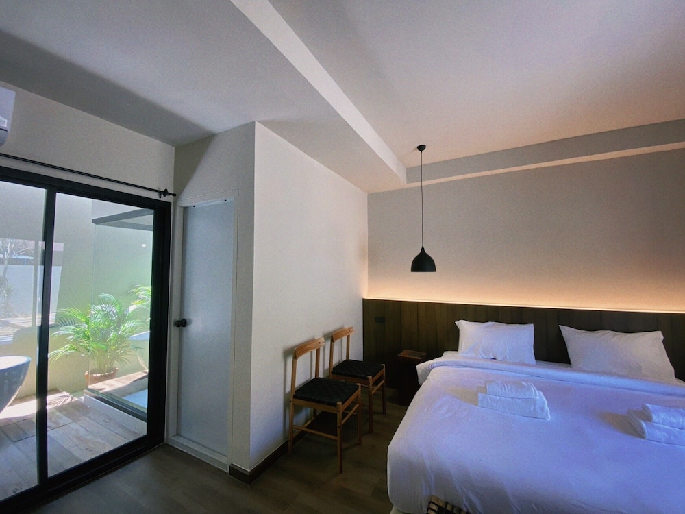 Executive Double Room, Bathtub, Garden Area