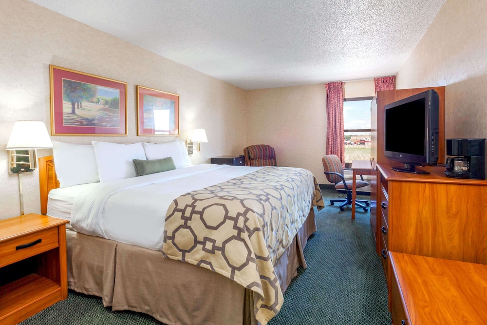 Room, 2 Double Beds, Non Smoking - Photo 3