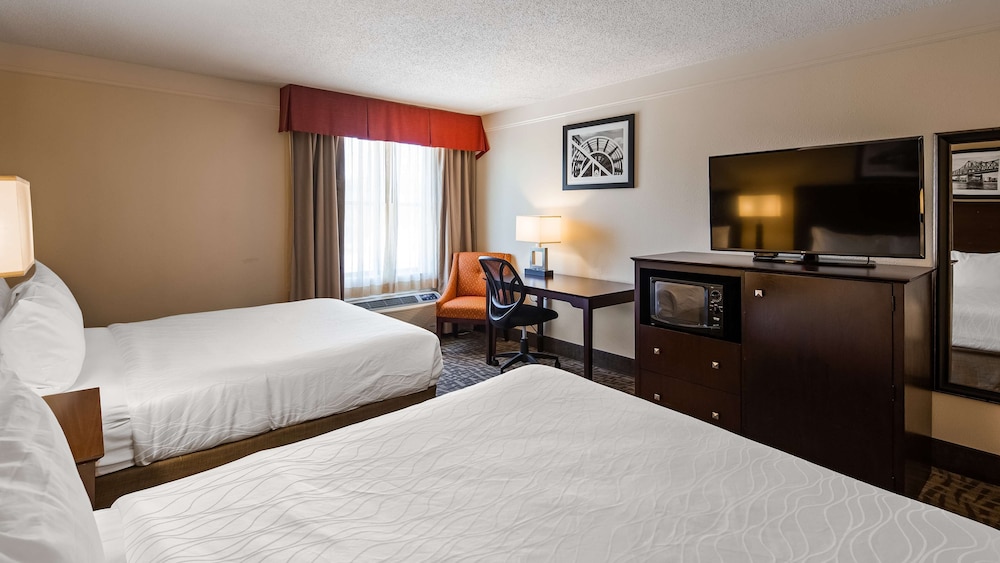 Suite, 2 Queen Beds, Non Smoking, Kitchenette photo 2
