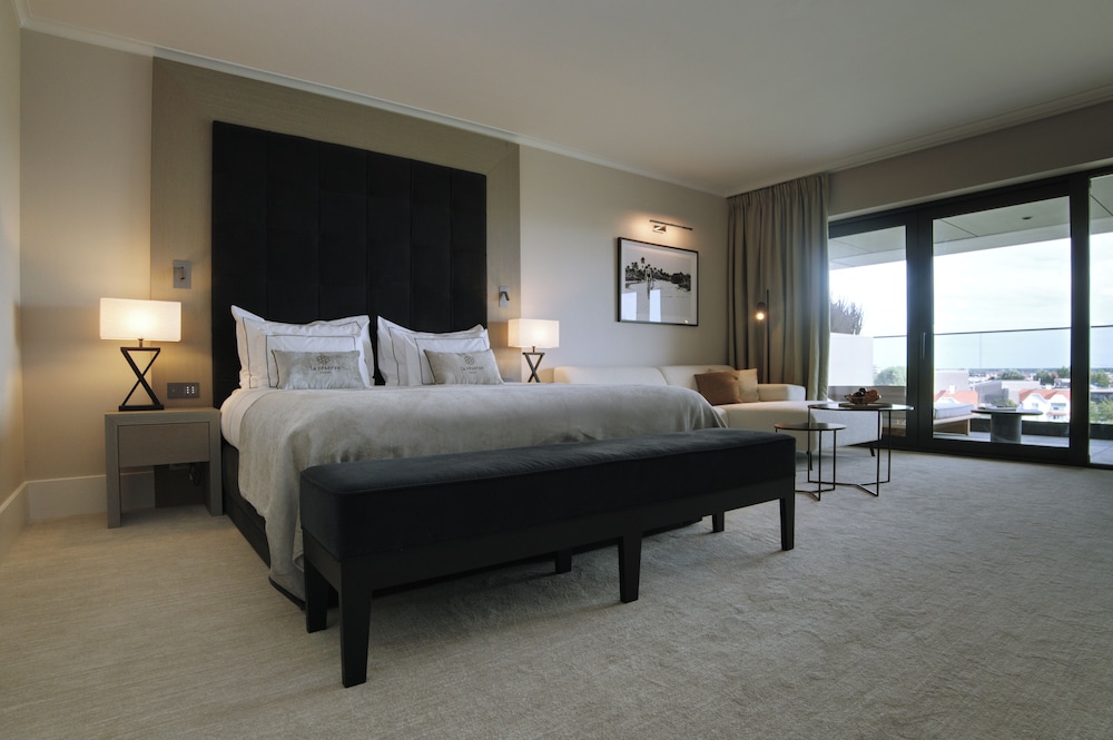 Junior Room, 1 King Bed, Lake View