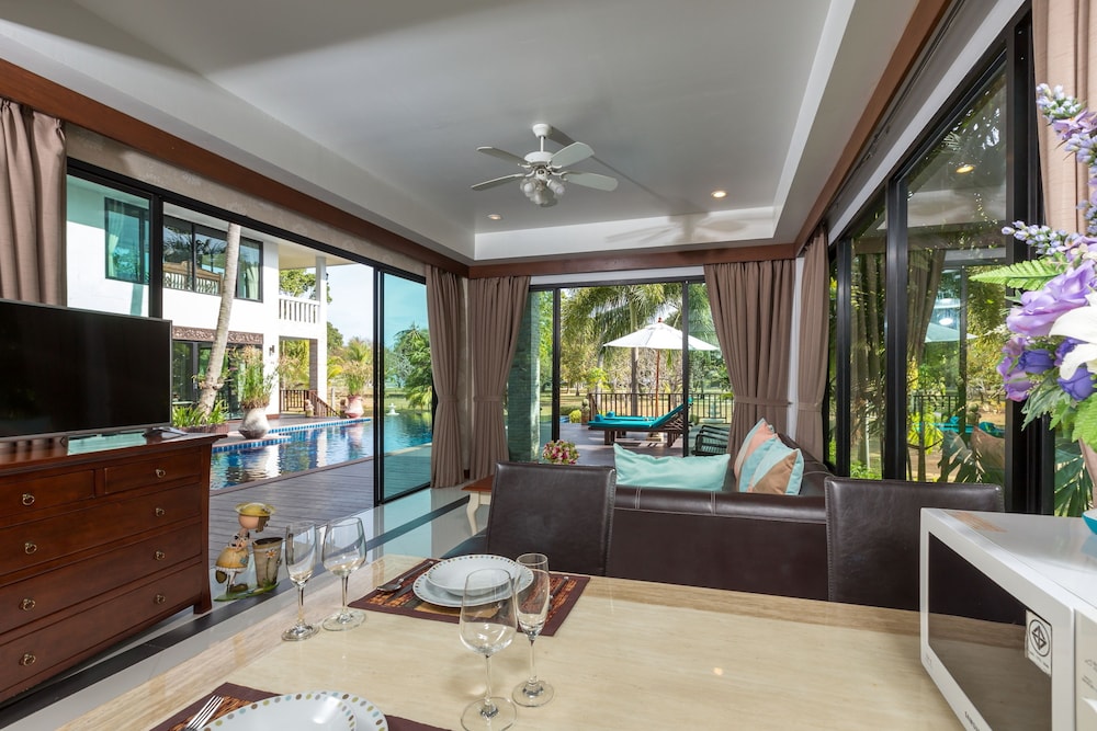 Poolside Villa - Photo 10