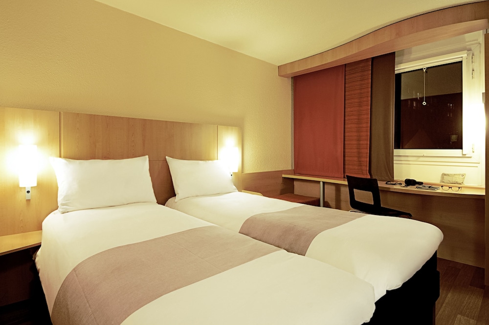 Standard Room, 2 Twin Beds - Photo 3