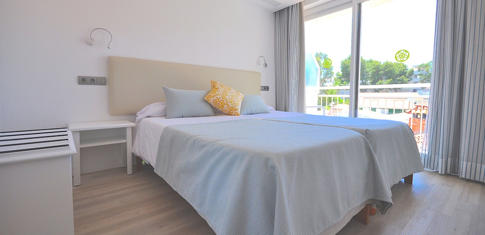 Basic Apartment, 1 Bedroom, Balcony photo 2