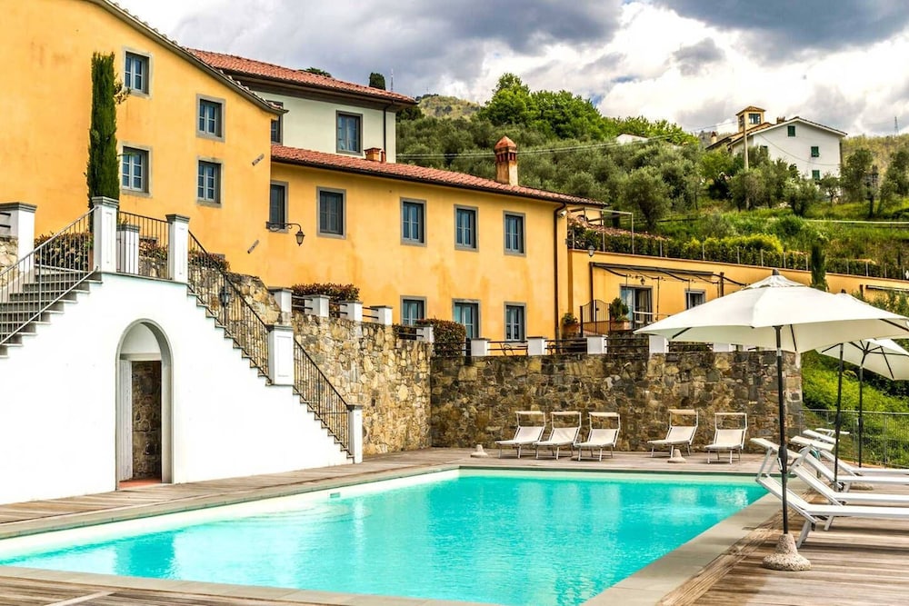 Villa, 2 Bedrooms, Smoking, Patio photo 2