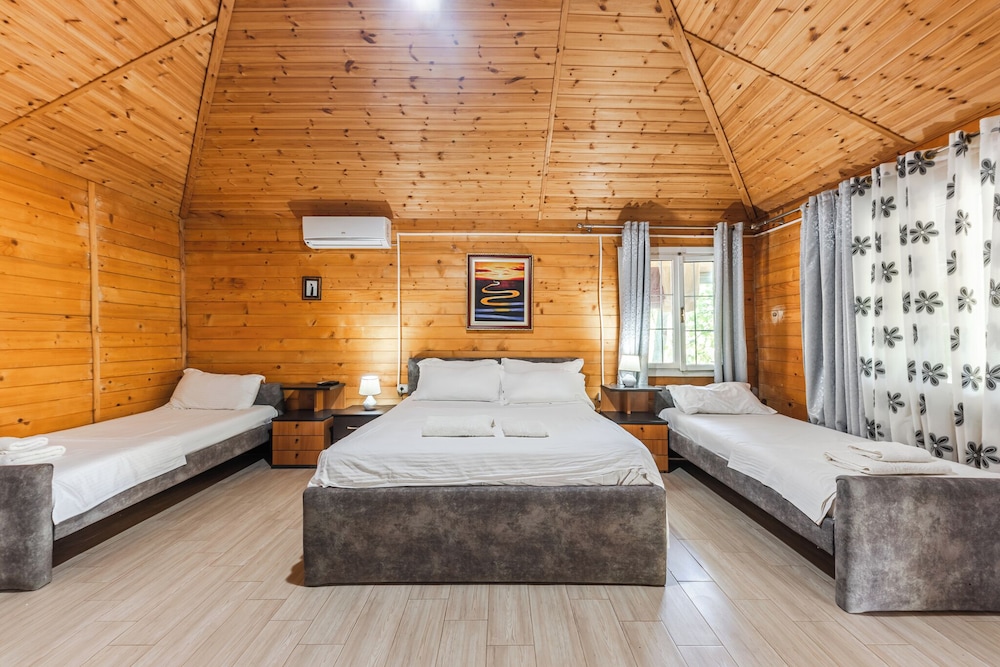 Classic Quadruple Room