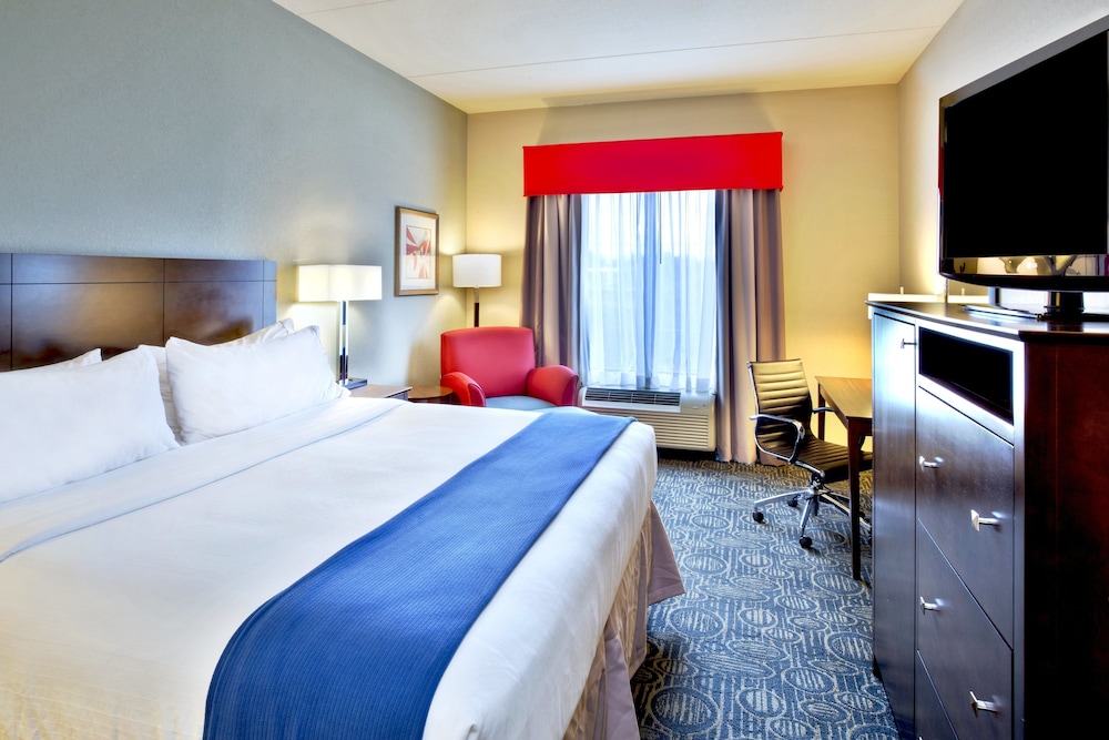 Suite, 1 King Bed, Accessible Bathtub (Communications) photo 1