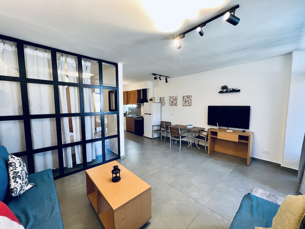 Superior Apartment, 2 Bedrooms, Pool View photo 2