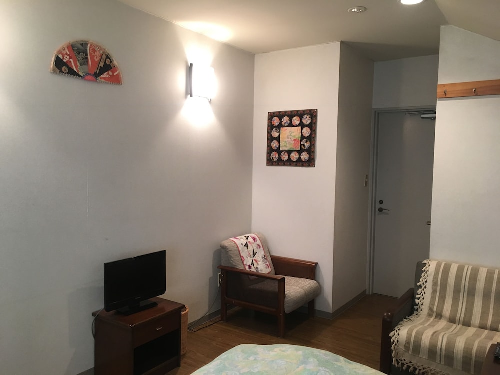 Twin Room, Shared Bathroom photo 2