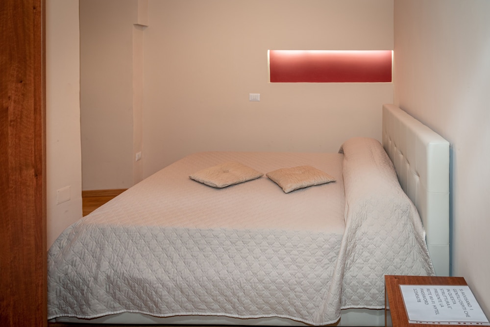 Economy Double Room, 1 Bedroom, Private Bathroom, Tower photo 1
