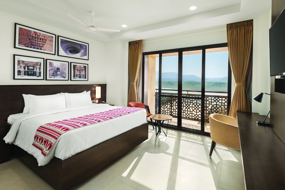 Superior Room, 1 King Bed, Non Smoking - Photo 8