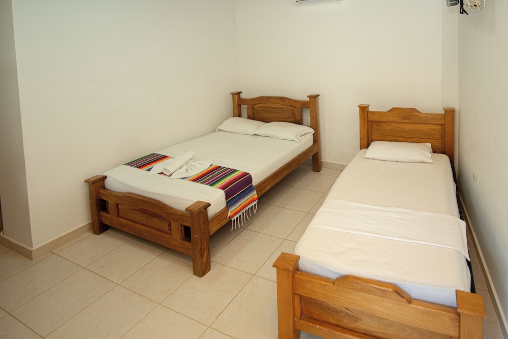 Standard Triple Room, Multiple Beds photo 2