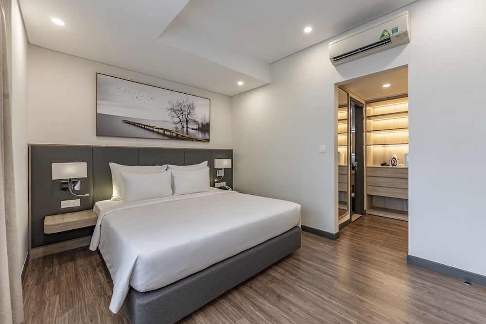 Deluxe Suite, 1 Bedroom, Kitchen, City View