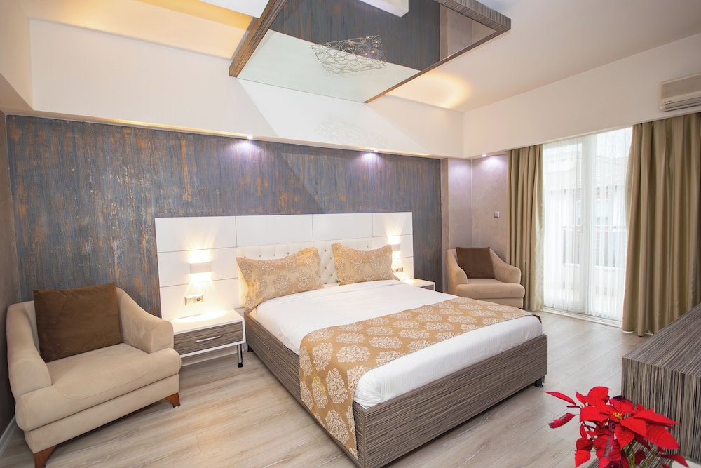 Superior Room with Balcony photo 3