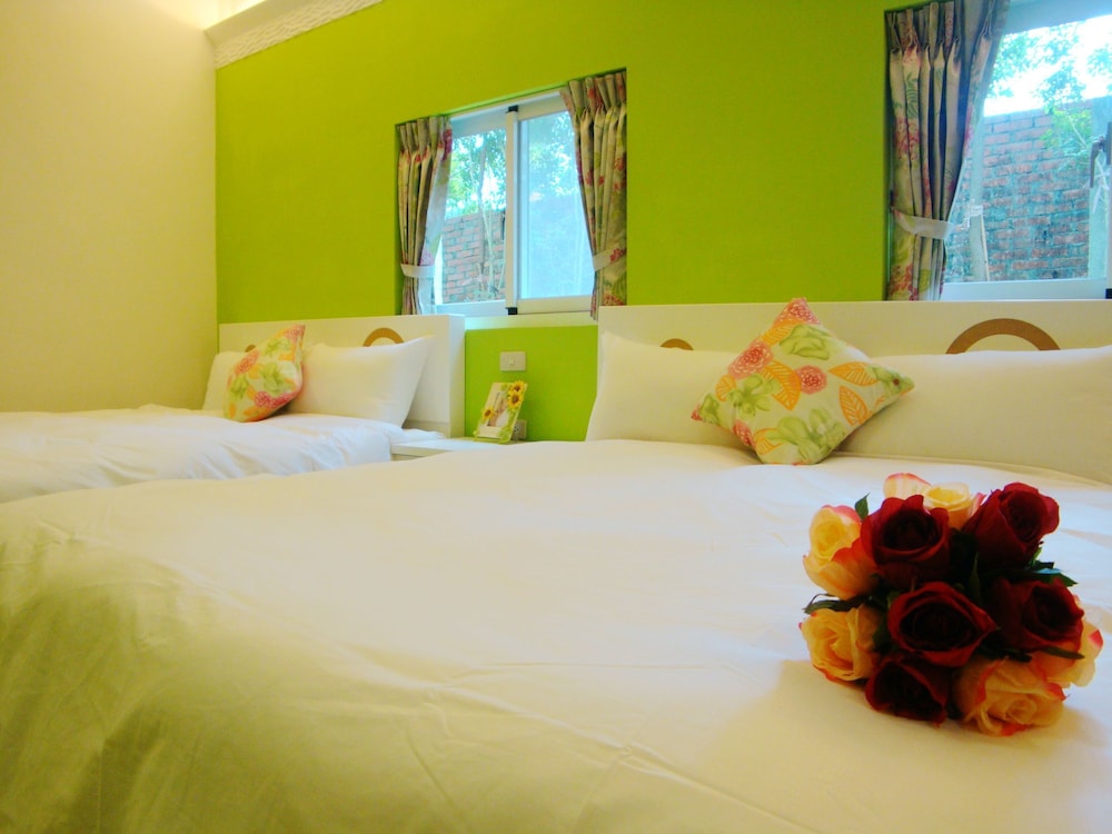 Room, Multiple Beds (3 Double Bed) photo 1