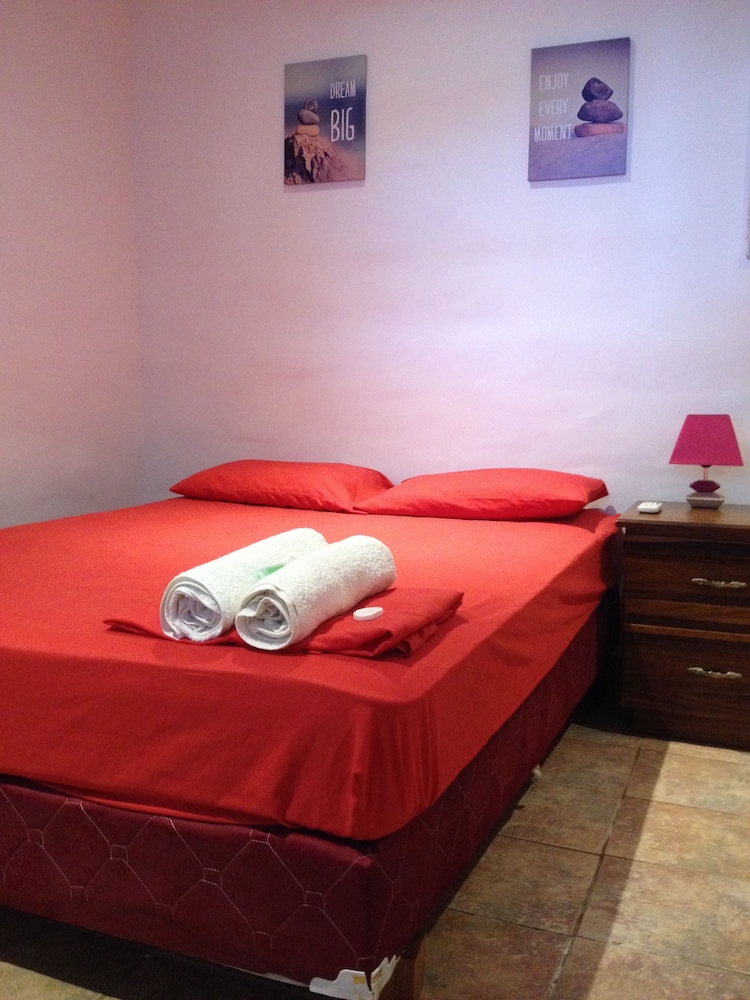 Classic Room, 1 Queen Bed, Non Smoking, Beach View photo 1