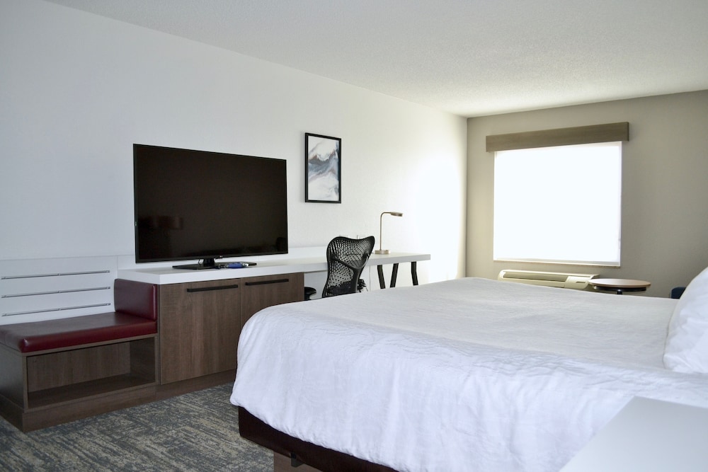 One King Bed, Accessible - Photo 1