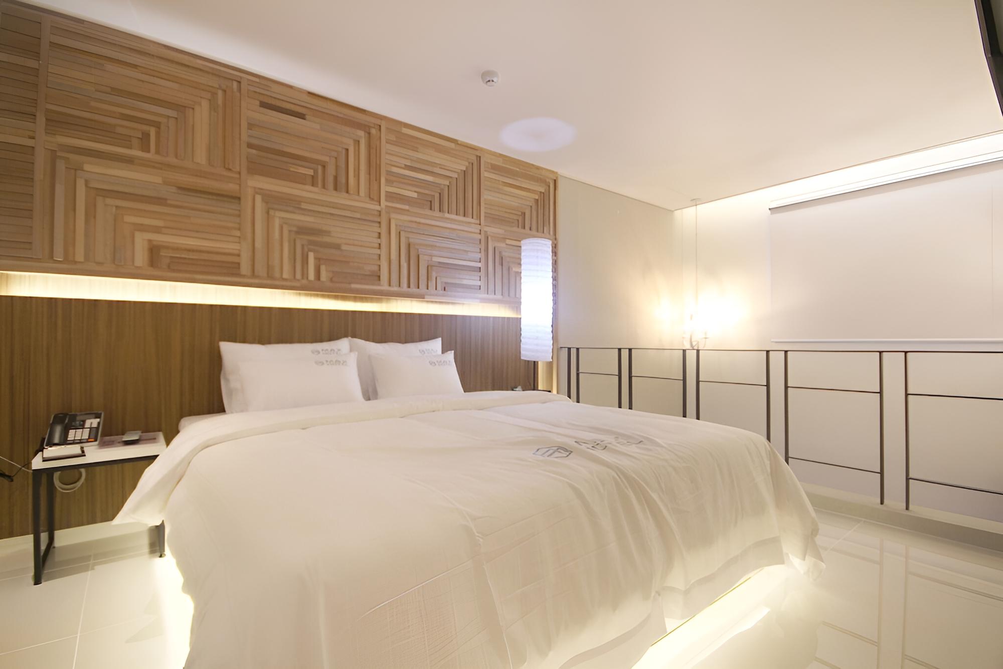 Room (Royal 25pyeong) - Photo 1