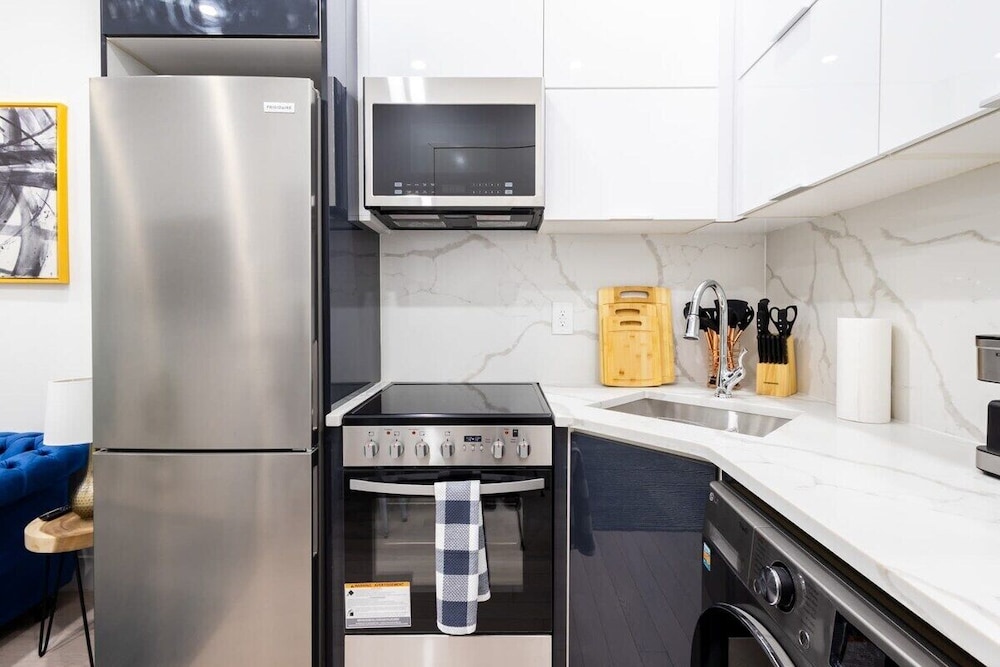 Apartment, 1 Bedroom, Pets Allowed photo 2