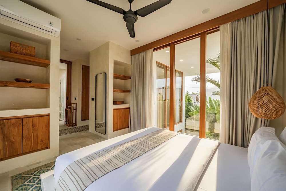 Deluxe Villa, Pool View photo 2