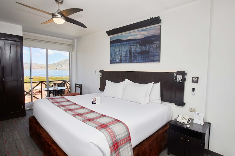 Superior Room, 1 King Bed, Lake View - Photo 1