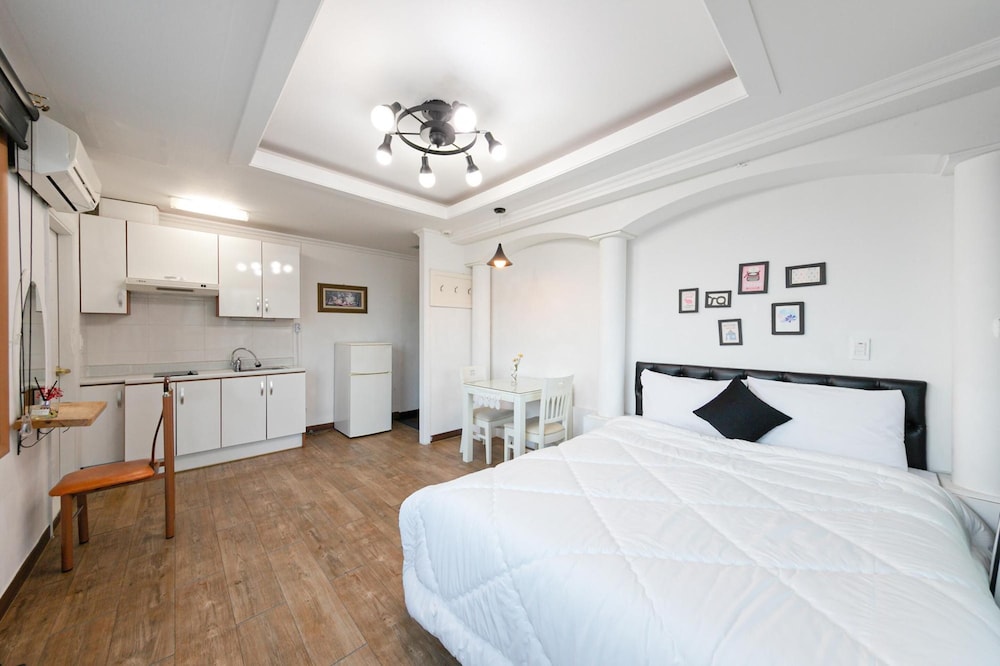 Basic Room, 1 Bedroom (Frisia 301(Ocean View)) - Photo 7