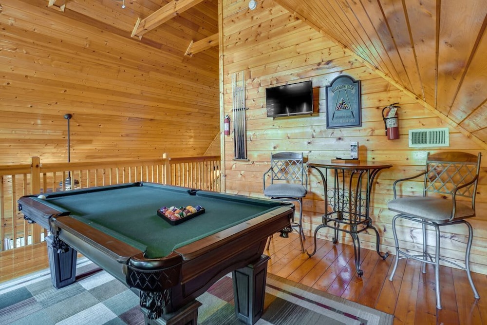 Gatlinburg Getaway - Private Theater Hot Tub, Kuva 3