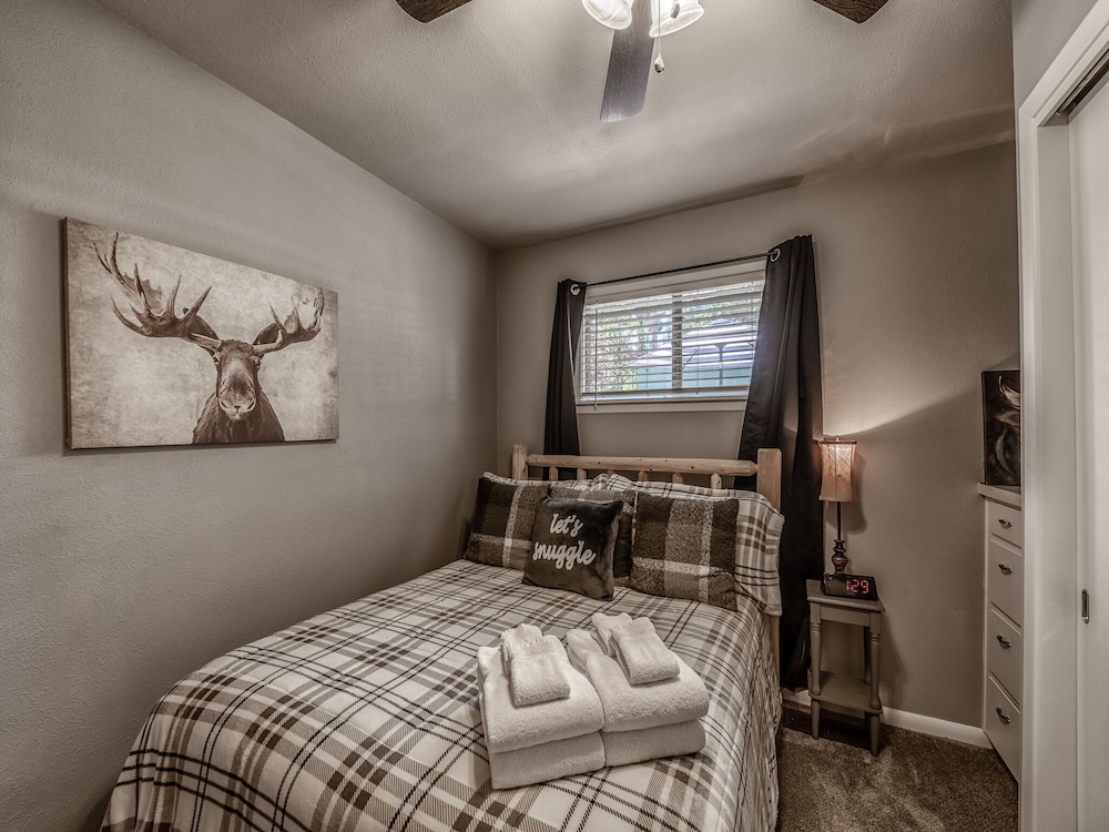 Studio (3 Bedrooms)