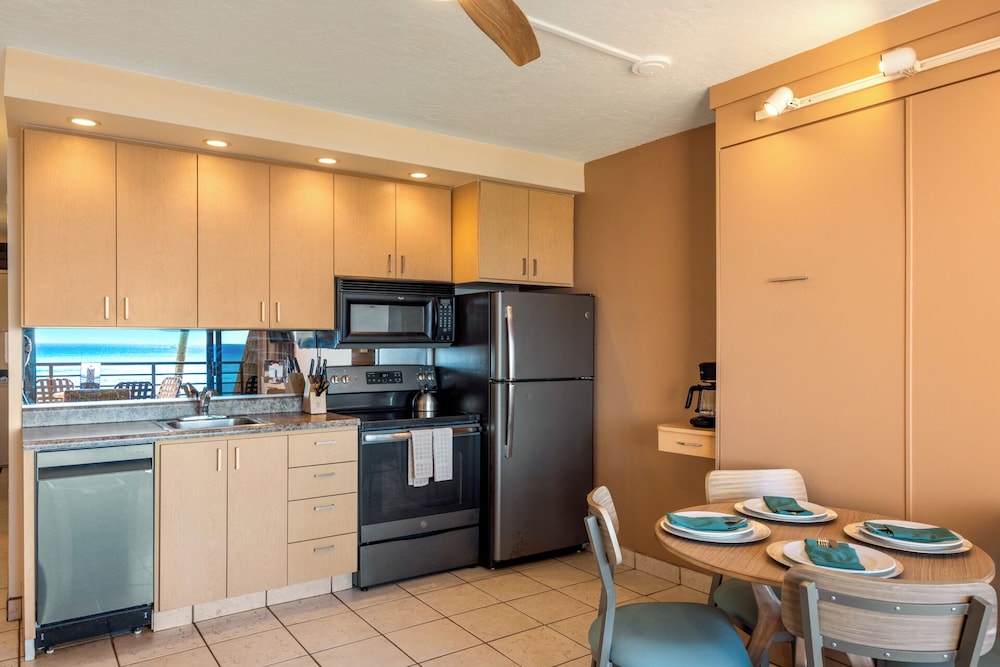 Classic Condo, 1 Bedroom, Lanai, Ocean View photo 3