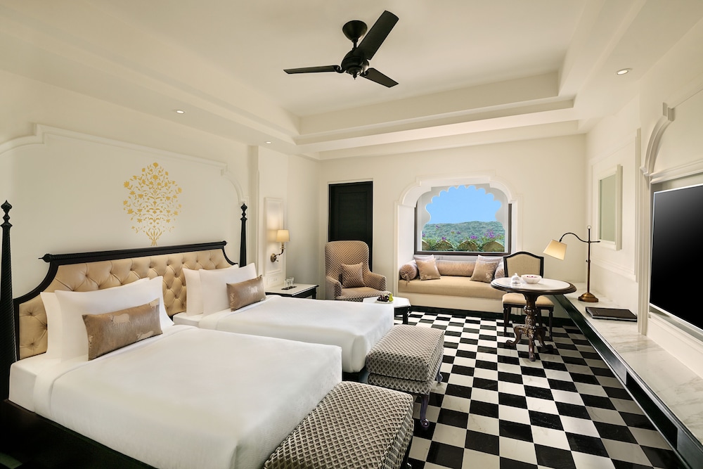 Premium King Room With Private Terrace - Photo 2