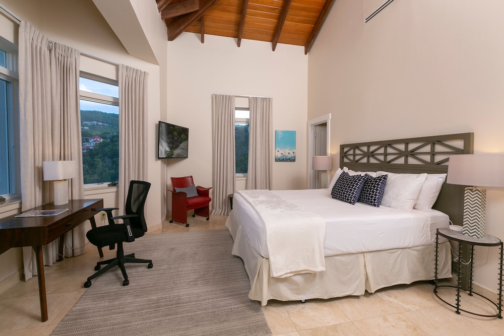 Villa (Cocoplum $595 nightly rate for Fall!) photo 1