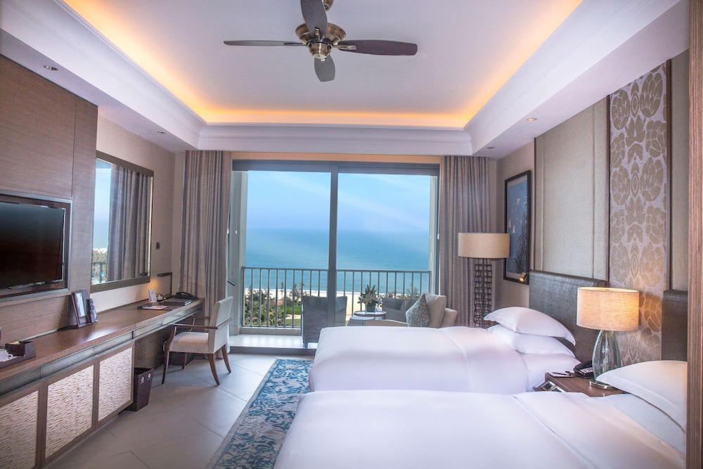 Grand Sea view Twin Bed room