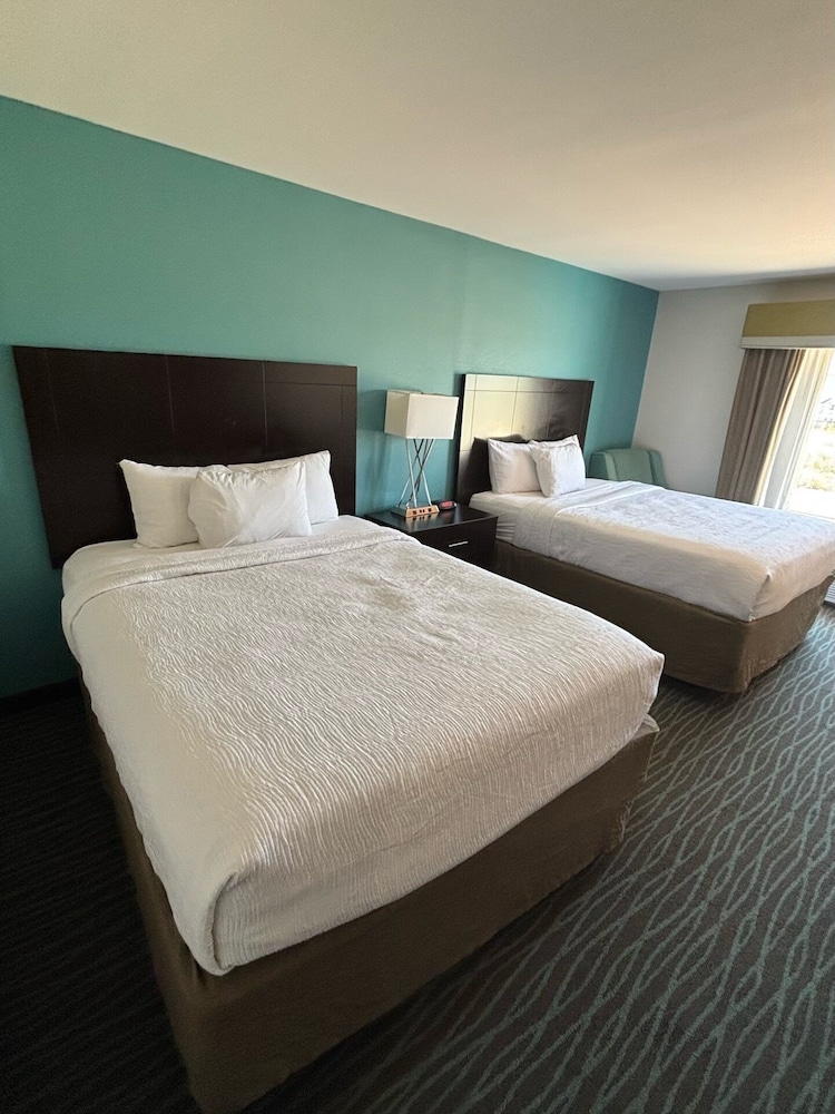 Room, 2 Queen Beds, Hearing Accessible, Non Smoking (Mobility, Roll-in Shower)