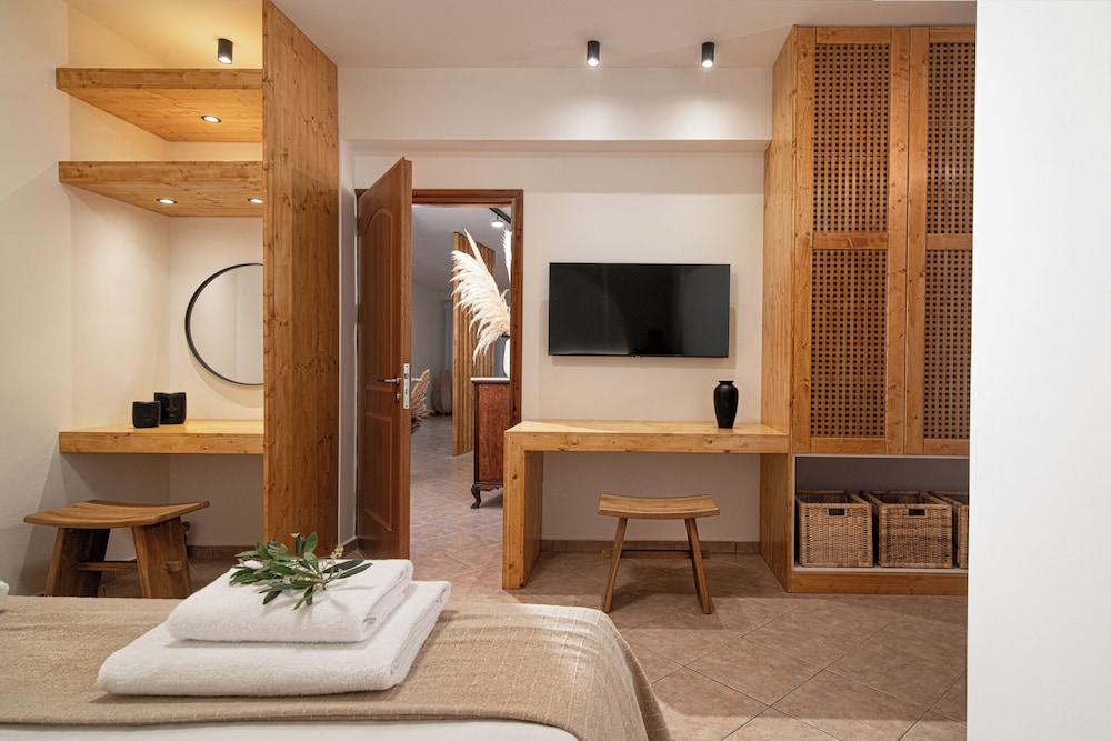 Deluxe Suite photo 2