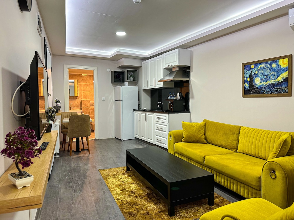 Economy Suite, 1 Queen Bed with Sofa bed