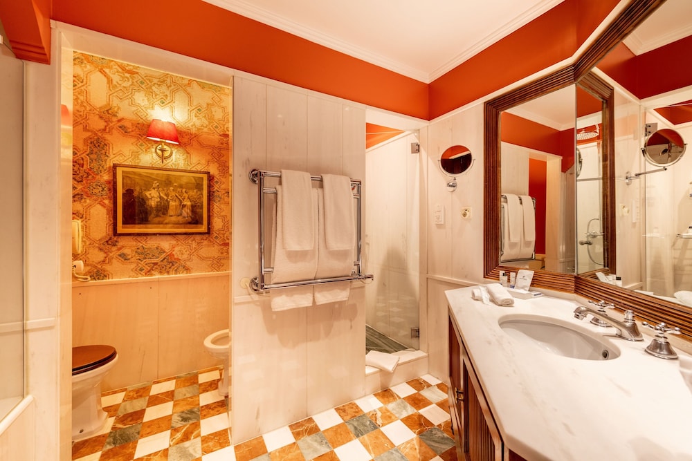 Suite (Suite Collection, in the New Wings) - Photo 5