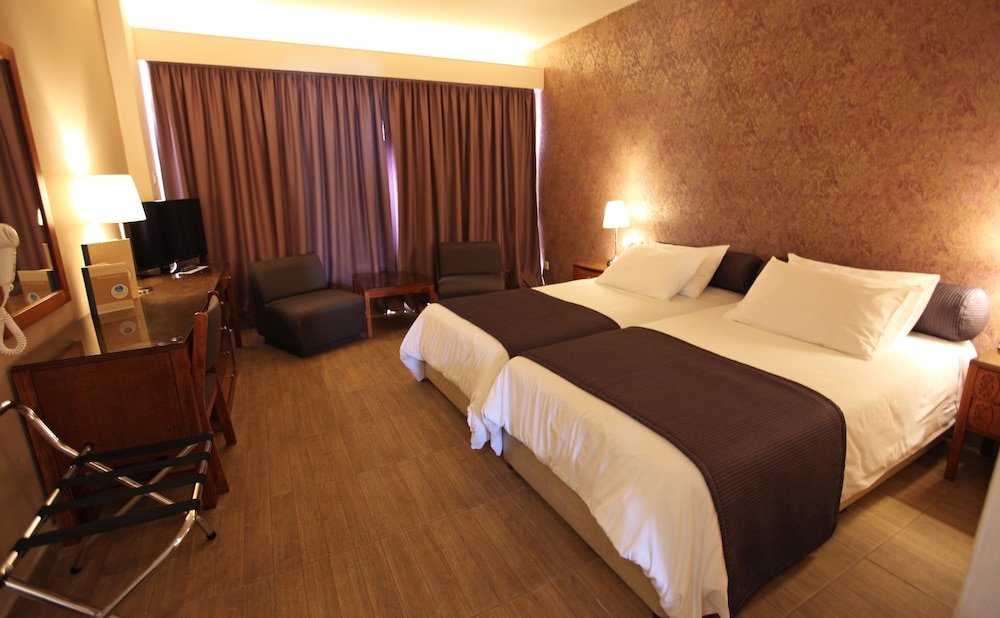 Standard Double or Twin Room, Sea View - Photo 1