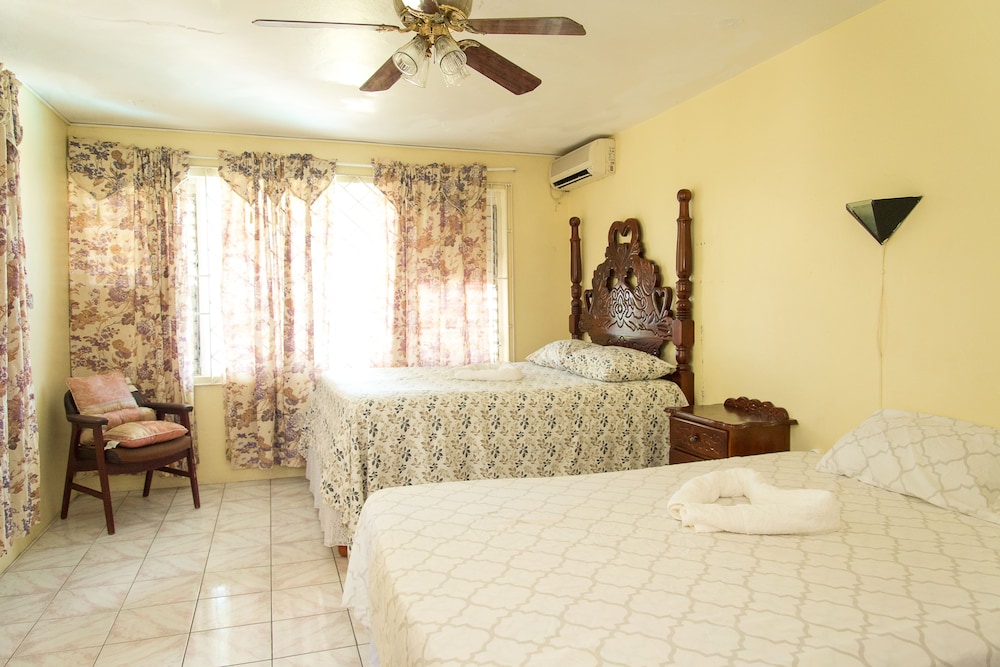 Standard Room, 2 Double Beds