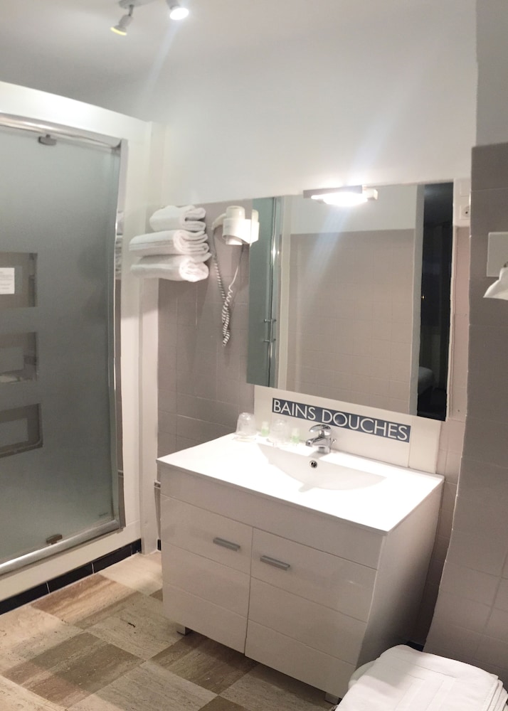 Superior Double Room, City View (or Mountain view) photo 3