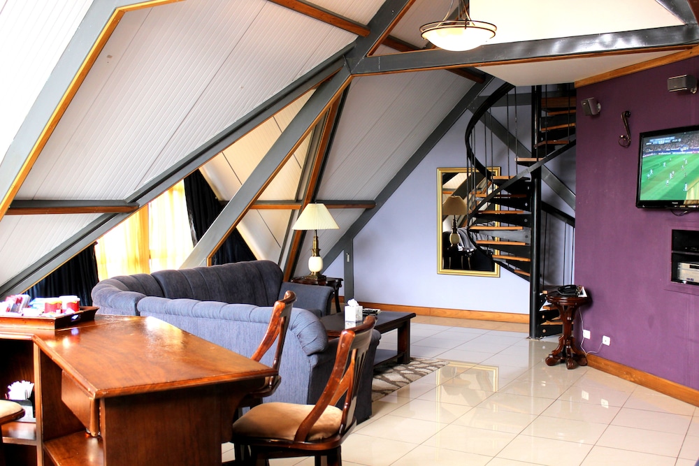 Penthouse, 2 Bedrooms photo 3