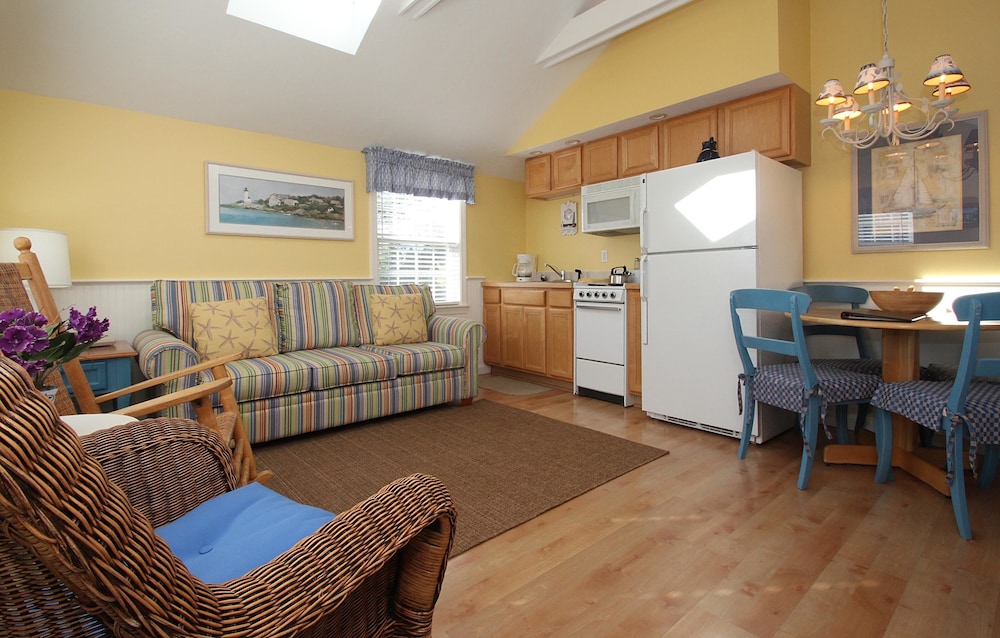 Cottage, 2 Bedrooms, 1 Bathroom photo 2