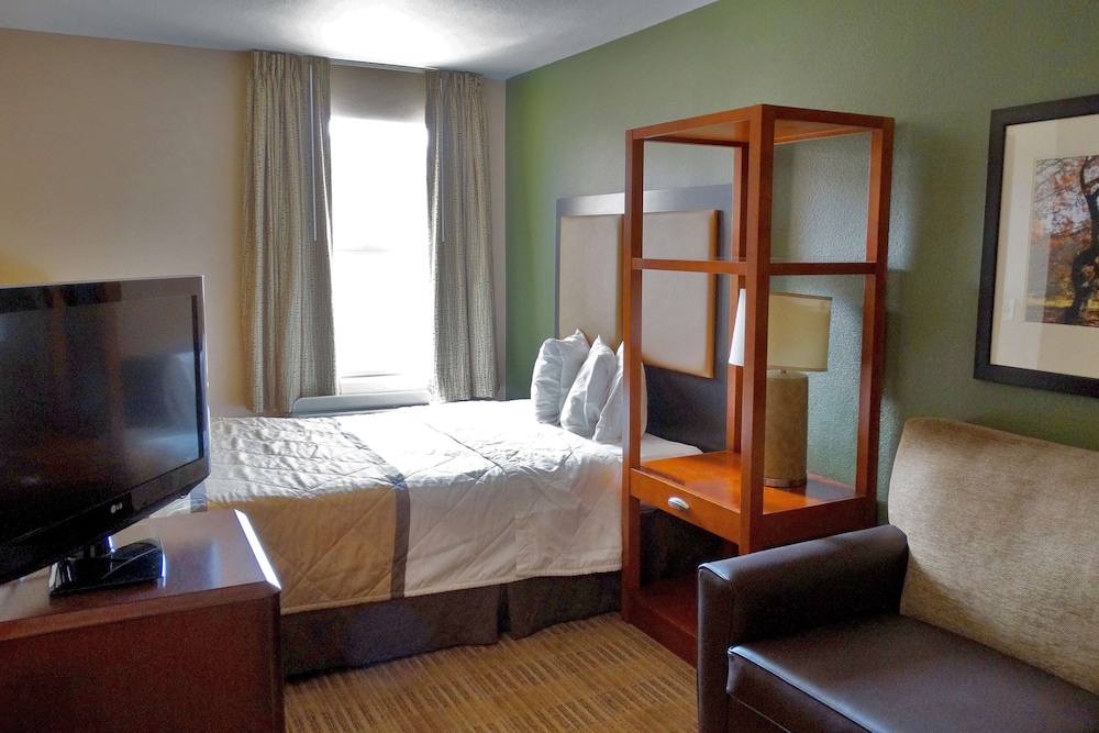 Deluxe Studio, 1 Queen Bed with Sofa bed, Non Smoking photo 1