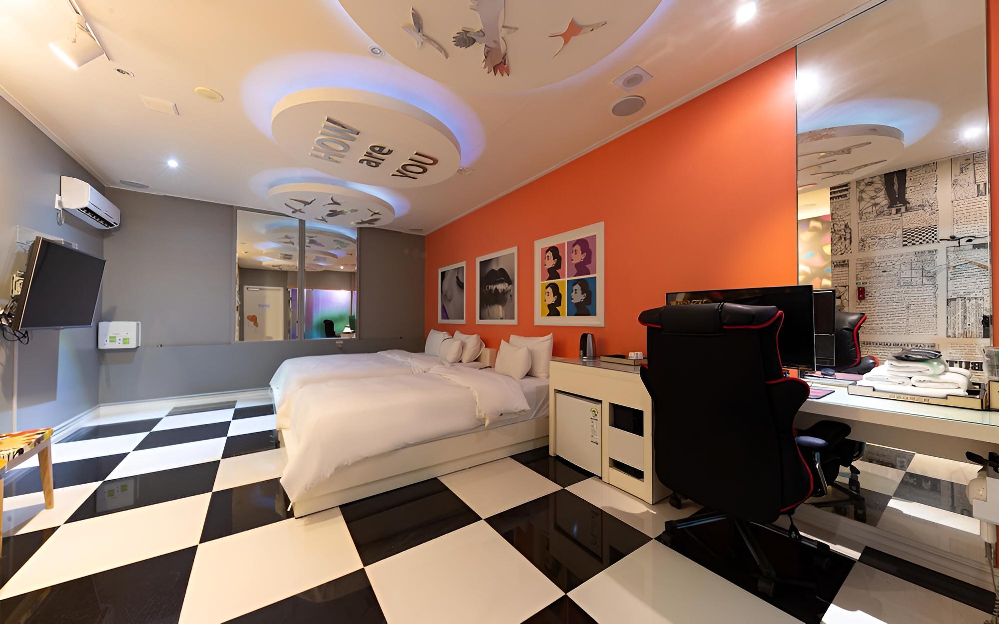 Room (Deluxe twin / single bed + double bed) - Photo 3