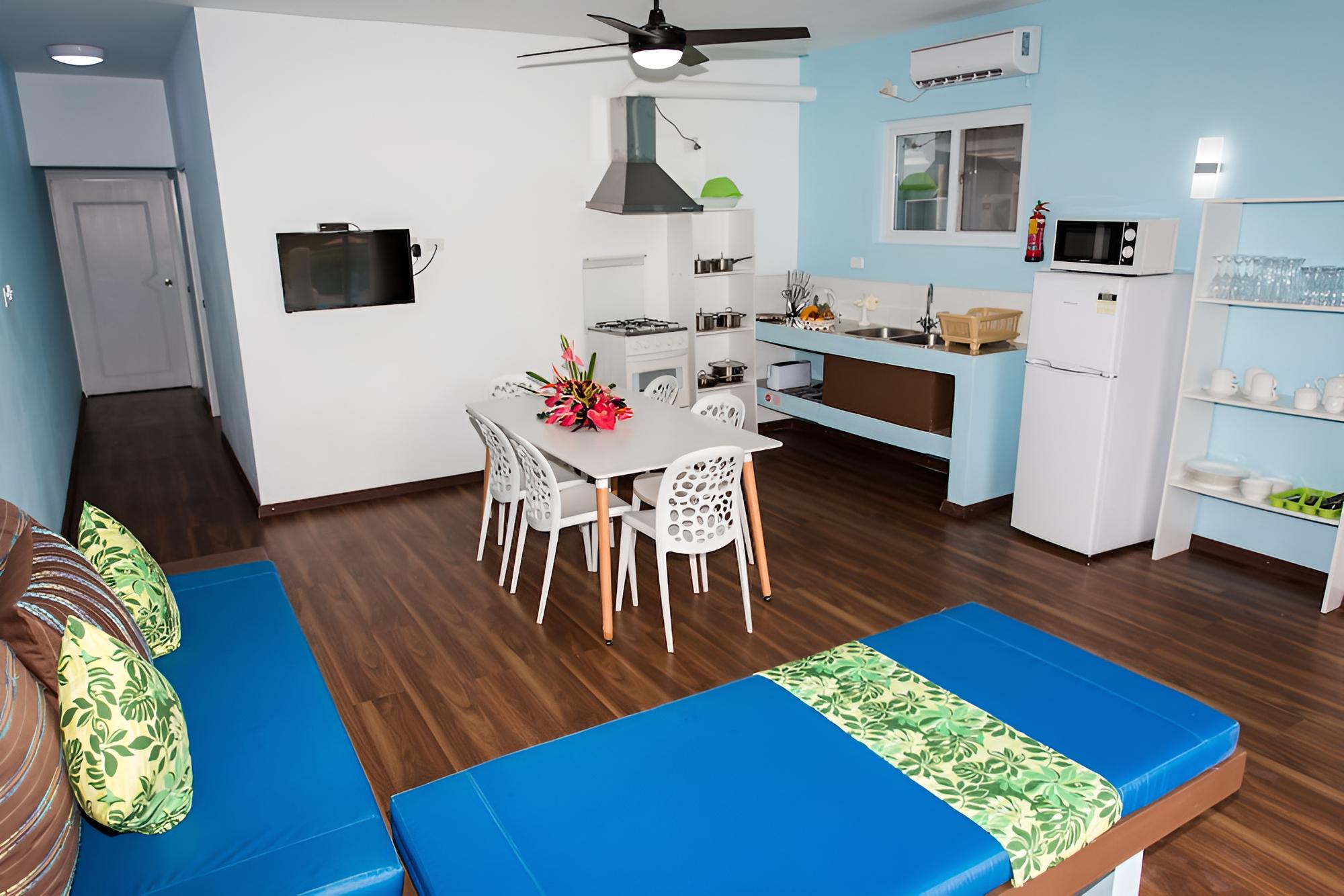 Family Apartment, 2 Bedrooms, Pool Access, Pool View photo 12