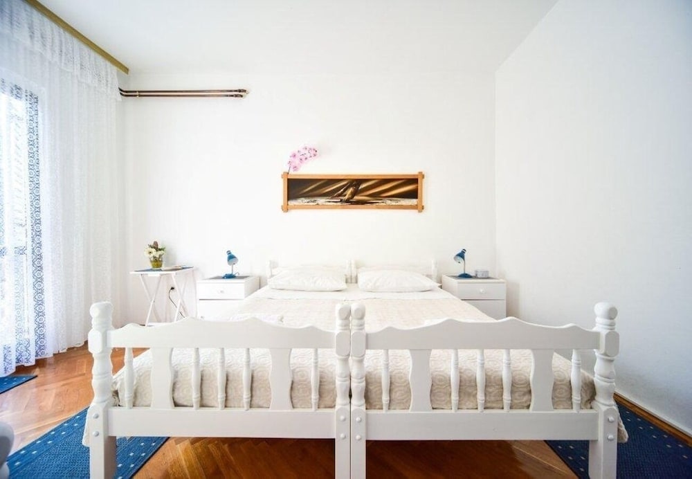 Apartment (Ivan Z2 - 250 m from beach - A1(8))