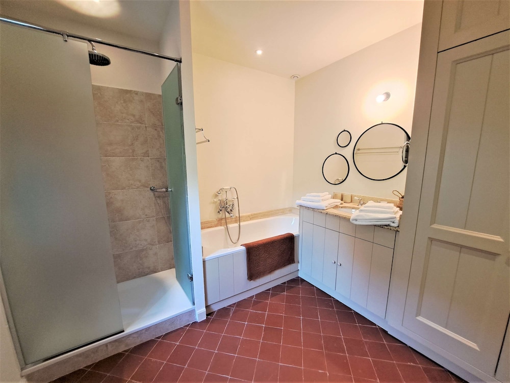 Villa photo 3