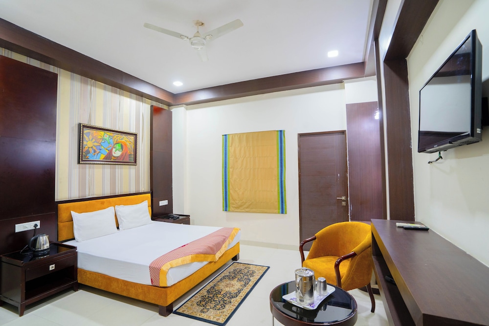 Comfort Suite, Balcony, City View