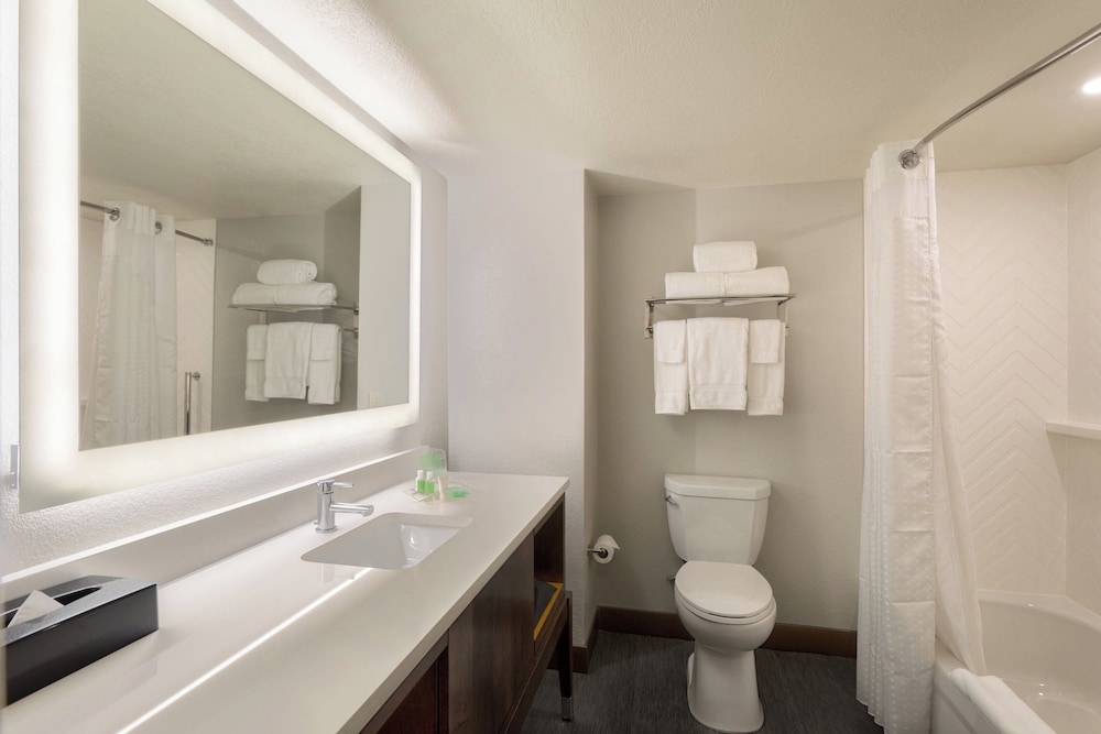Standard Room, 2 Queen Beds, Microwave