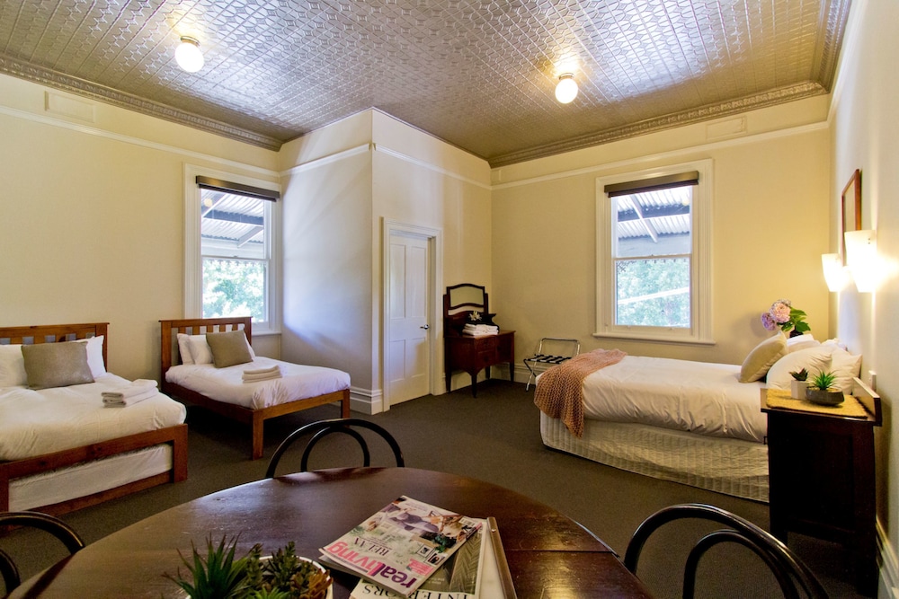 Double Room with 2 Singles, Ensuite