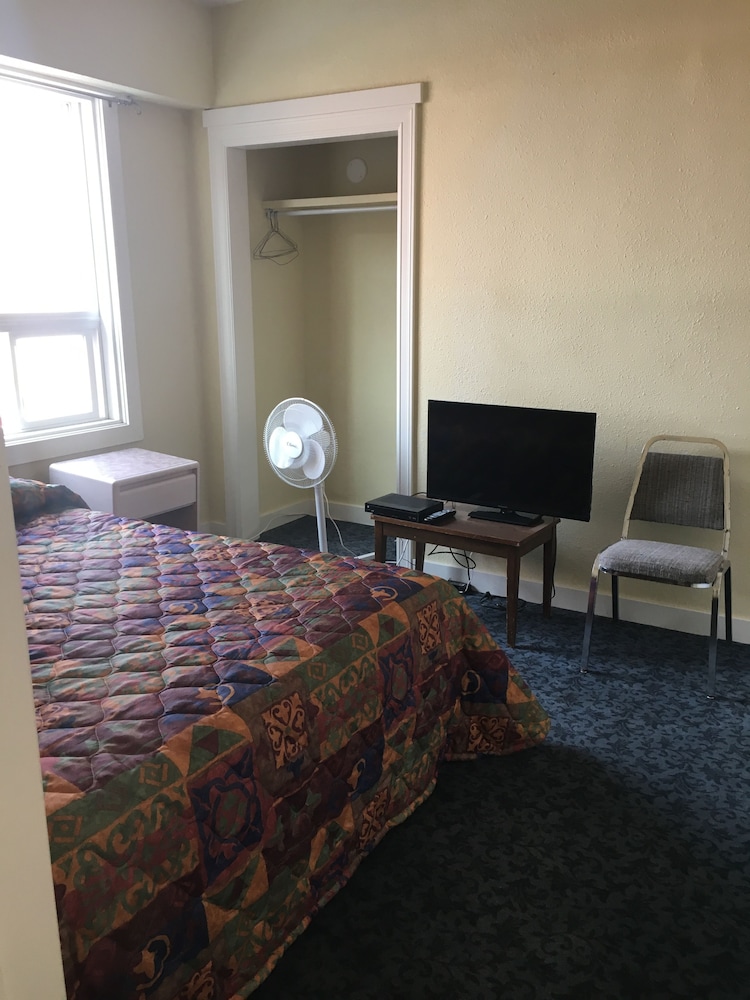 Suite, 2 Queen Beds, Kitchenette photo 1